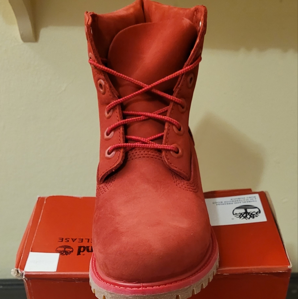 Timberland women's size 7 waterproof 6in ruby red boot